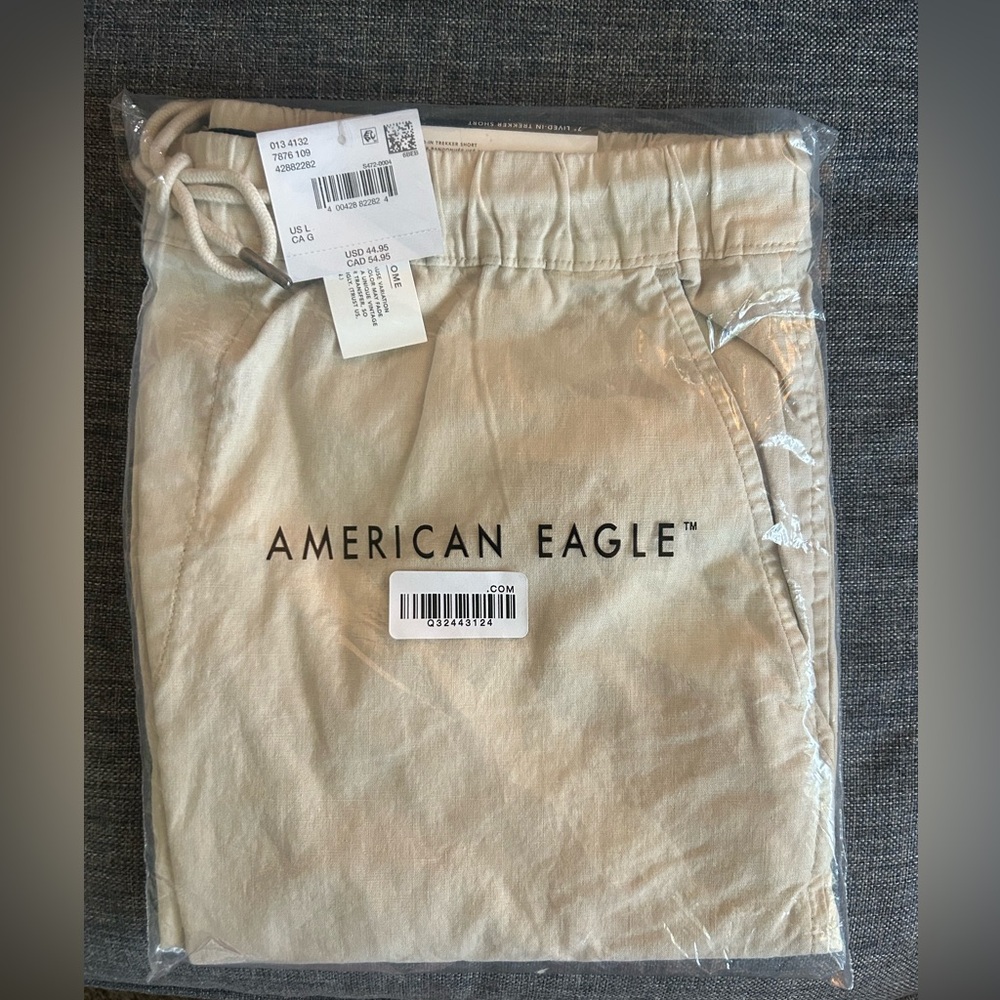 American Eagle Cream Shorts